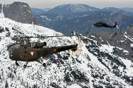 Sud-Aviation 216B Alouette III and the Blackhawk